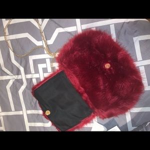 Wine faux fur bag